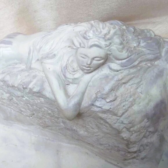 Sculpted Reclining Mermaid with Shells on Oval Carved Soapstone Trinket Dish - Picture 6 of 11